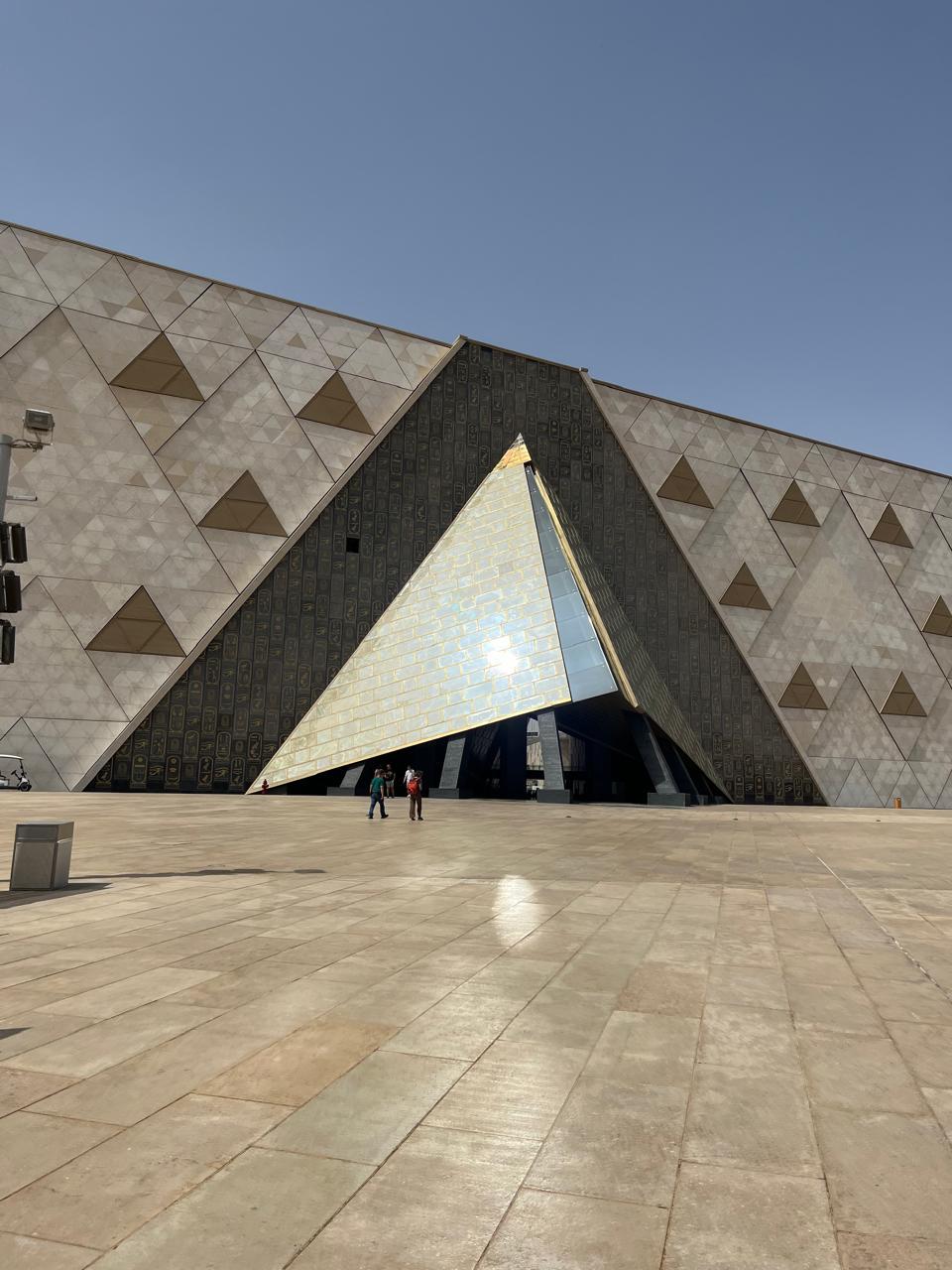 CAIRO TOUR TO EGYPTIAN MUSEUM AND CAIRO TOWER & BOAT RIDE ON THE NILE