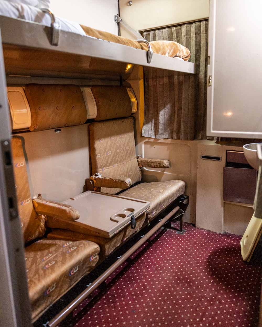 Round sleeping train from Cairo to Luxor, Aswan and return