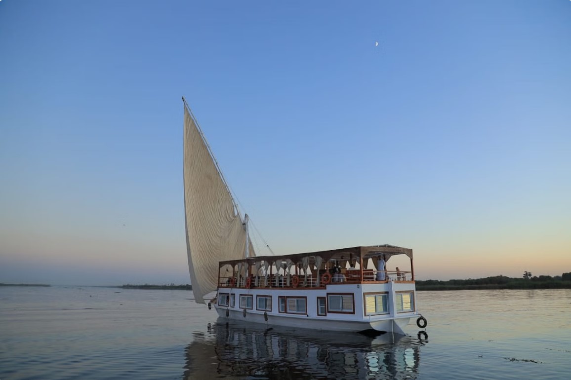 Queen Nefr Dahabiya 4Days | 3Nights Aswan | Esna